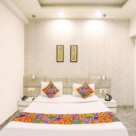 Fabhotel F9 Sector 19 Noida Exterior photo