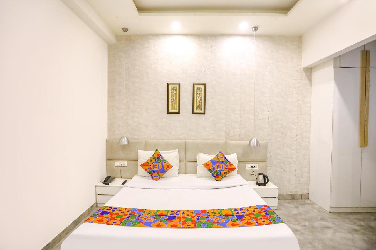 Fabhotel F9 Sector 19 Noida Exterior photo